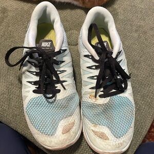 Nike 5.0 Free Run Shoes. Size 8.5.